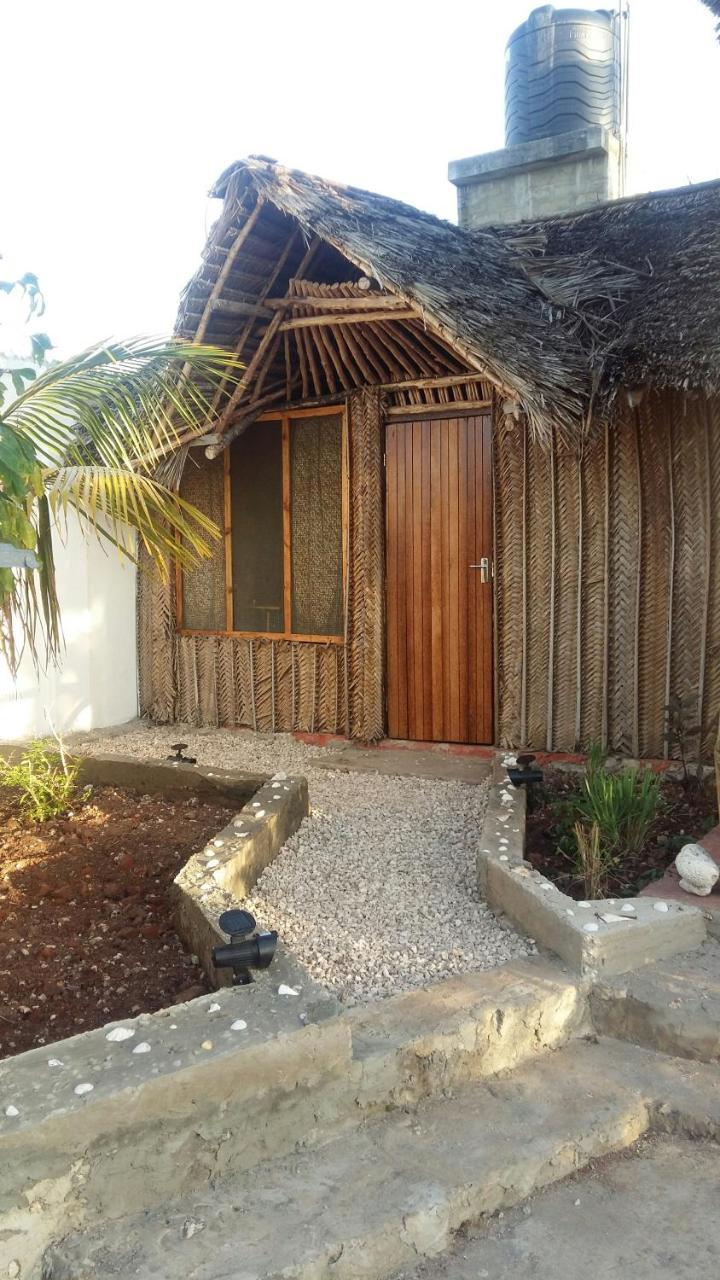 Bed and Breakfast Kilimani House Нунгви Экстерьер фото